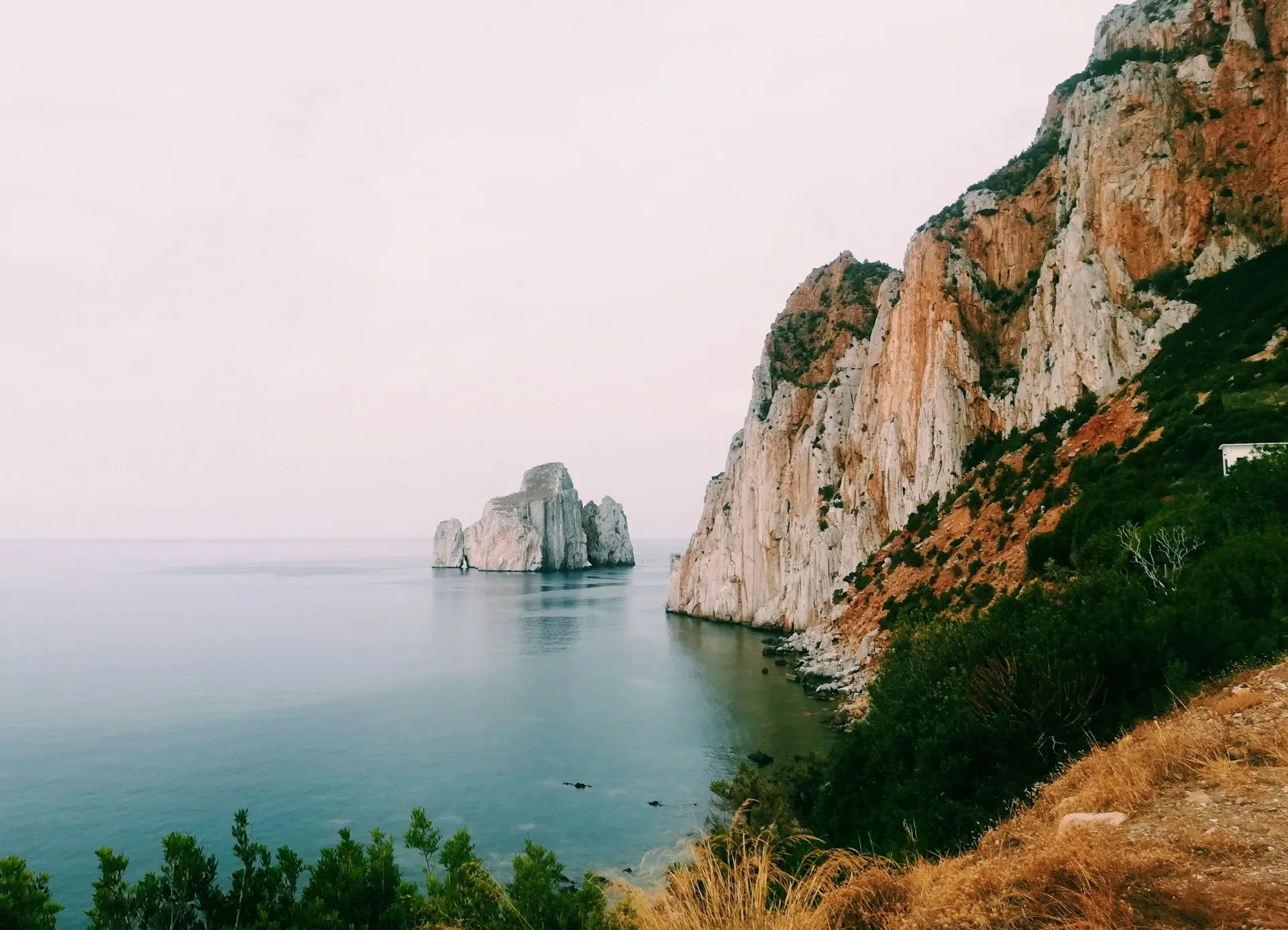 sardegna, scogliera